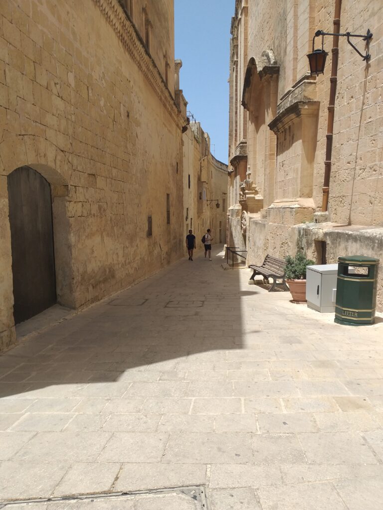Strada a Medina