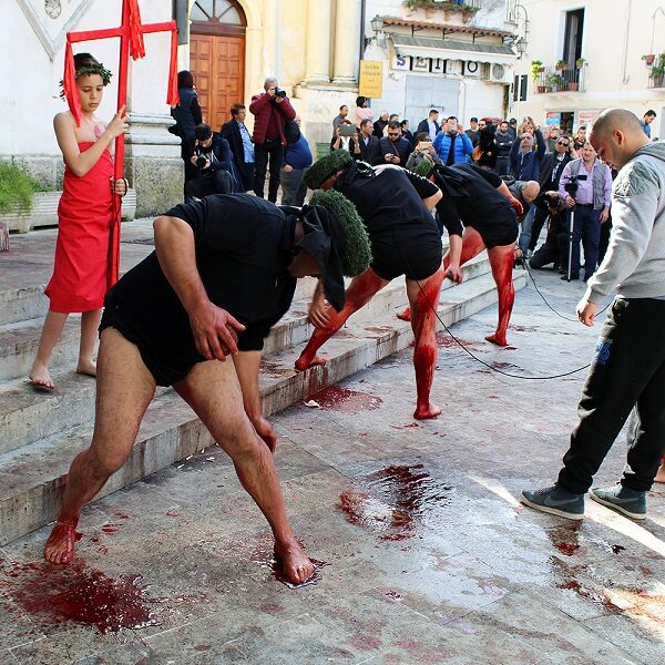 Il-rito-dei-battenti-di-Nocera-Terinese-in-Calabria