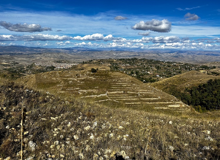 Valguarnera Caropepe vista da Rossomanno