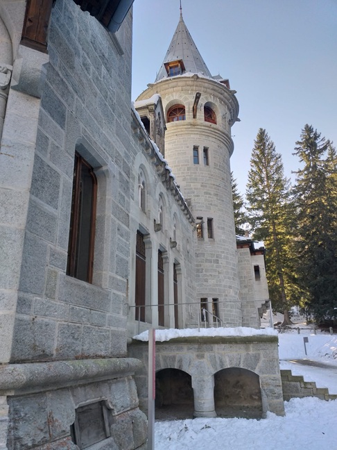 Castello Savoia - Esterno