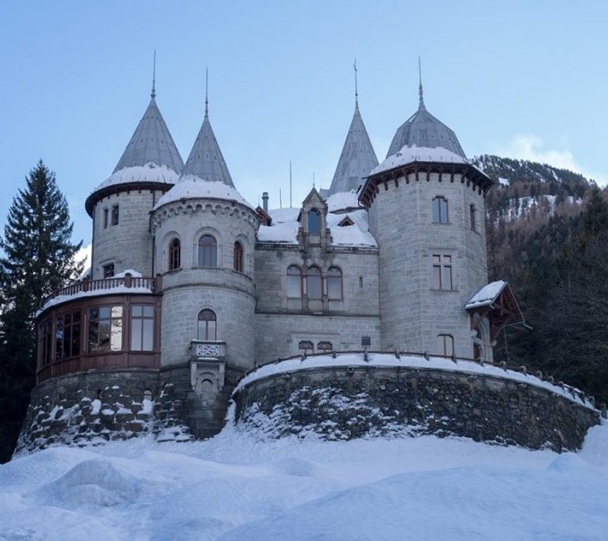 Castello Savoia - esterno