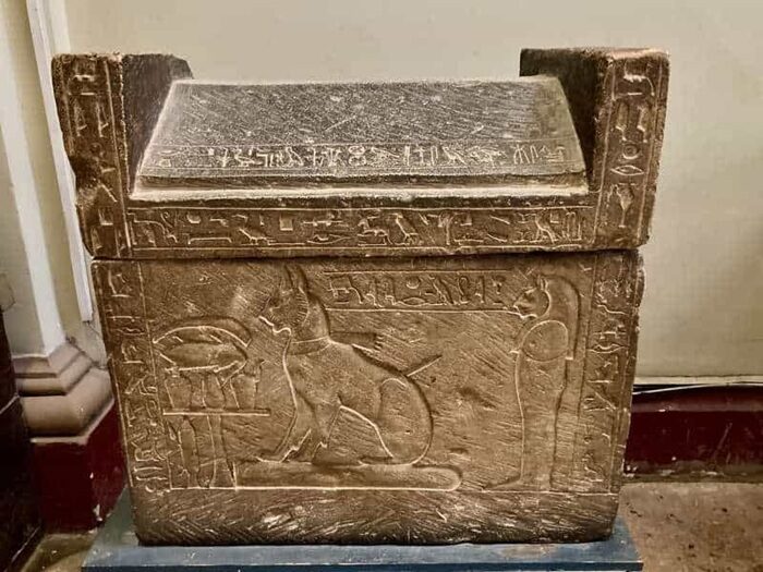 Sarcofago in legno e calcare di Tamyt; fonte Museum of Fine Arts