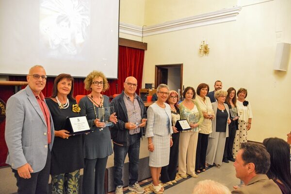 Artisti che hanno ricevuto una Menzione 'onore e rappresentanti delle associazioni culturali ennesi